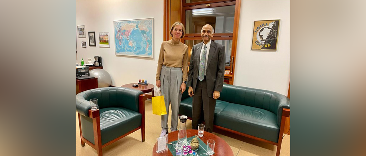  Ambassador Parvathaneni Harish with Director General for Asia and the Pacific of the
German Foreign Office, Petra Sigmund