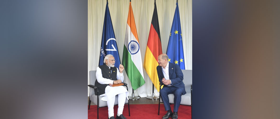  Prime Minister Shri. Narendra Modi with German Chancellor Olaf Scholzin the G7 Summit. 