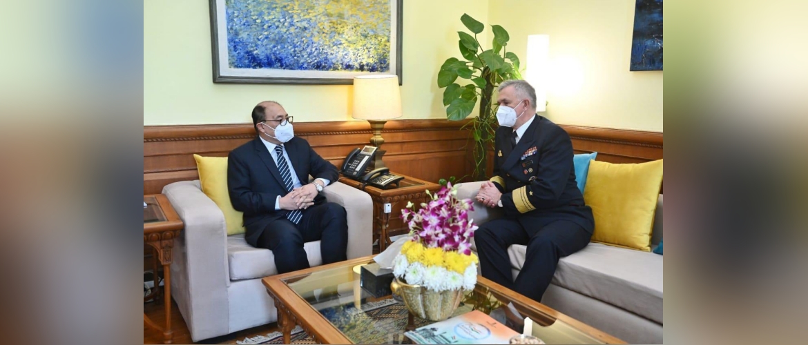  Foreign Secretary Mr. Harsh Vardhan Shringla welcomed German Chief of Naval Staff Vice Admiral Kay-Achim Schönbach on the occasion of German Frigate Bayern's arrival in Mumbai