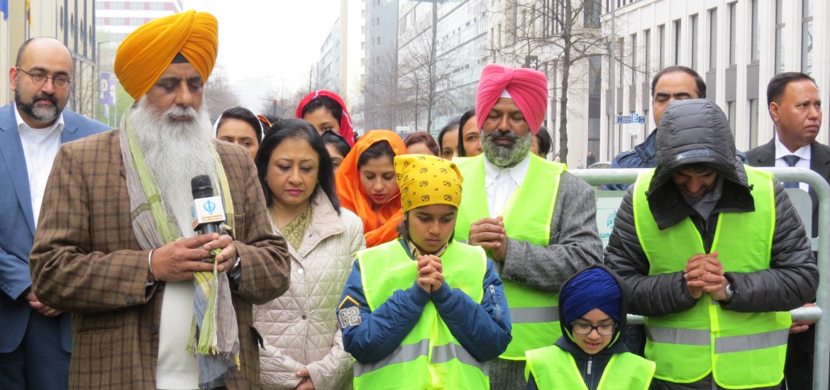  Ambassador, Mr Omid Nouripour, Member of  the German Parliament and members of the Sikh community during the Trees Planting in Berlin to commemorate the 550th Birth Anniversary of Guru Nanak Dev Ji.